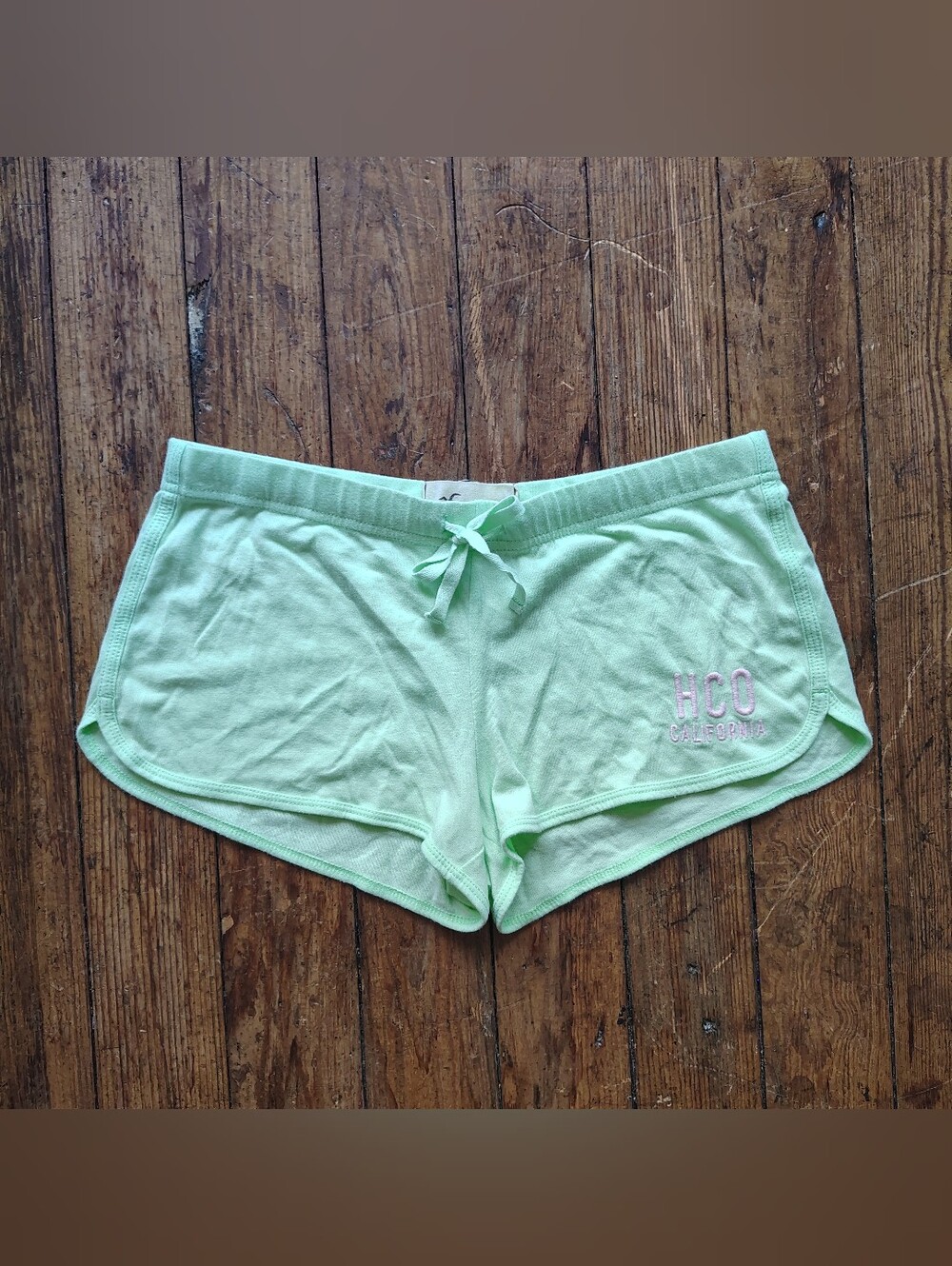Hollister Pastel Green Lounge Low Rise Dolphin Shorts Womens Small Athletic
